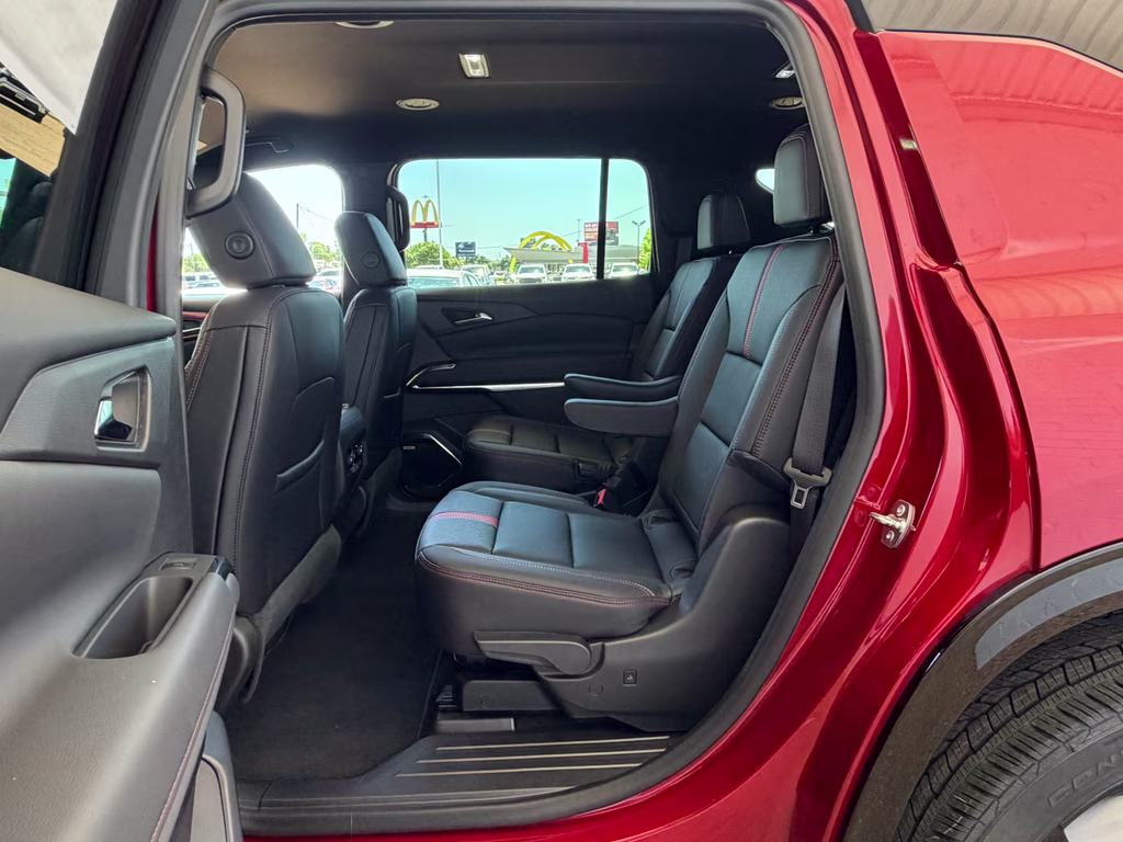 2026 Radiant Red Tintcoat Chevrolet Traverse FWD RS FWD SUV