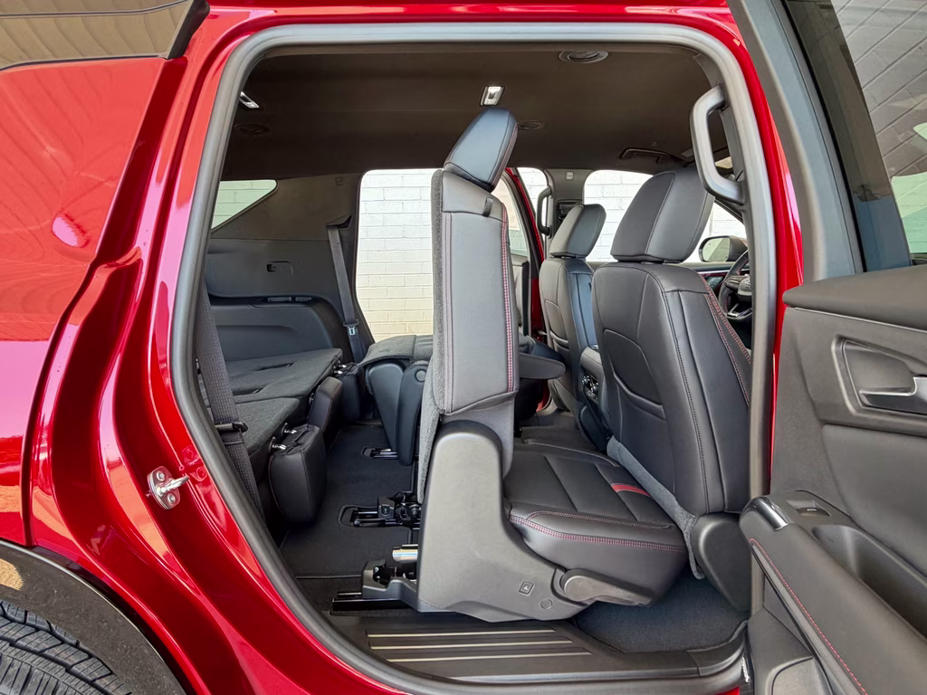2026 Radiant Red Tintcoat Chevrolet Traverse FWD RS FWD SUV