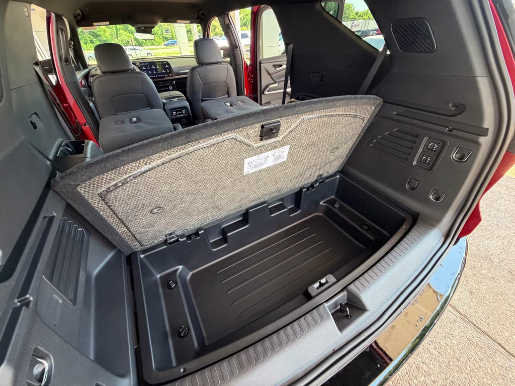 2026 Radiant Red Tintcoat Chevrolet Traverse FWD RS FWD SUV