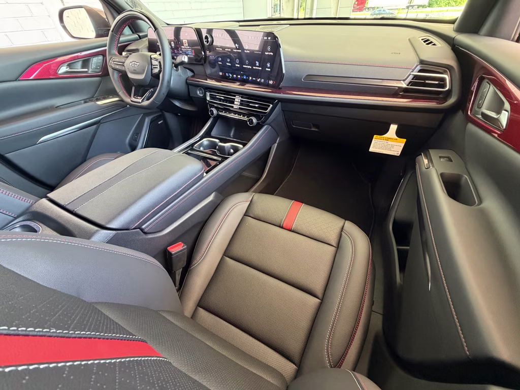 2026 Radiant Red Tintcoat Chevrolet Traverse FWD RS FWD SUV