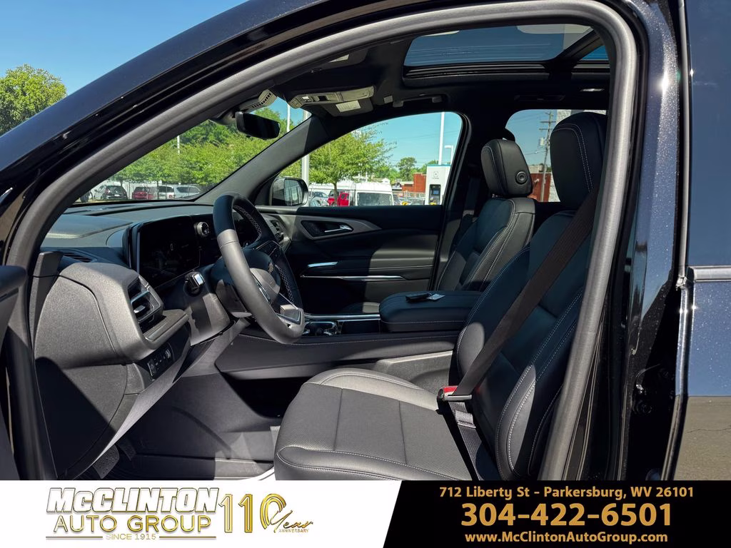 2026 Mosaic Black Metallic Chevrolet Traverse LT AWD SUV