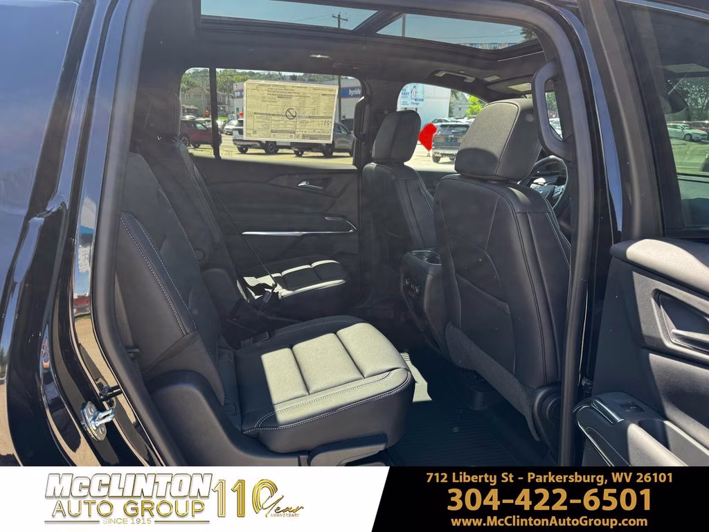 2026 Mosaic Black Metallic Chevrolet Traverse LT AWD SUV