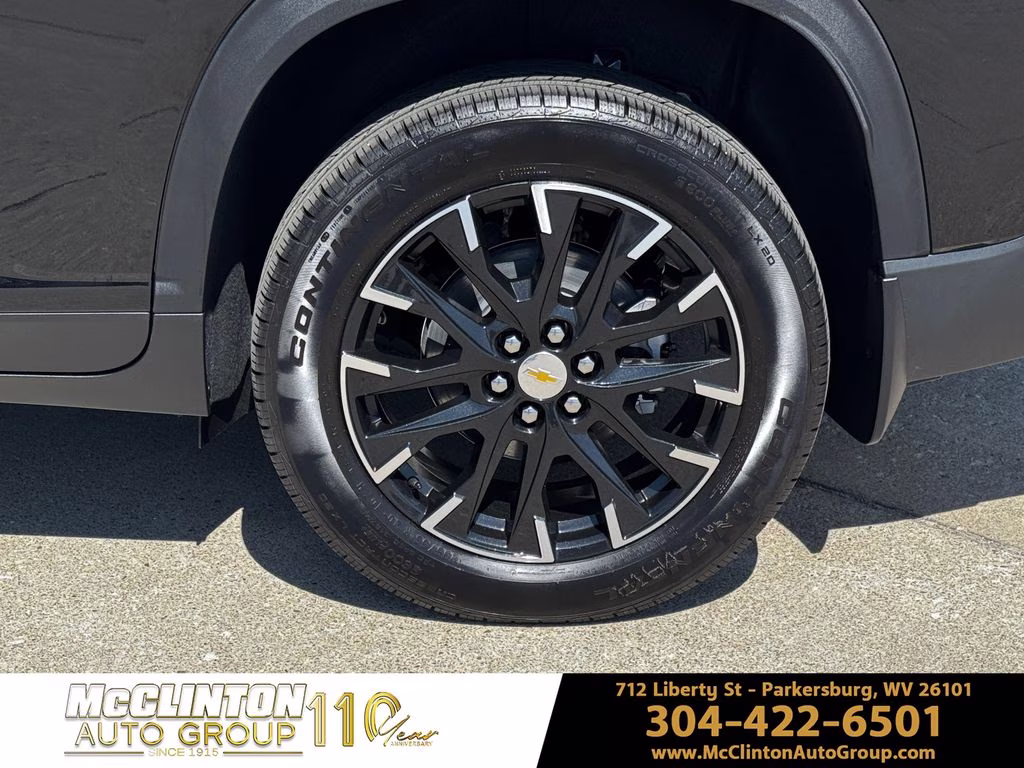 2026 Mosaic Black Metallic Chevrolet Traverse LT AWD SUV