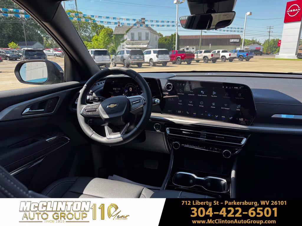 2026 Mosaic Black Metallic Chevrolet Traverse LT AWD SUV
