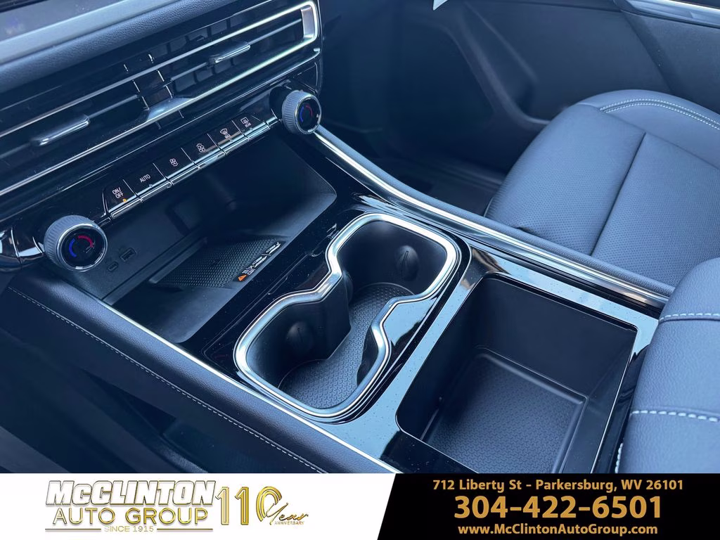 2026 Mosaic Black Metallic Chevrolet Traverse LT AWD SUV