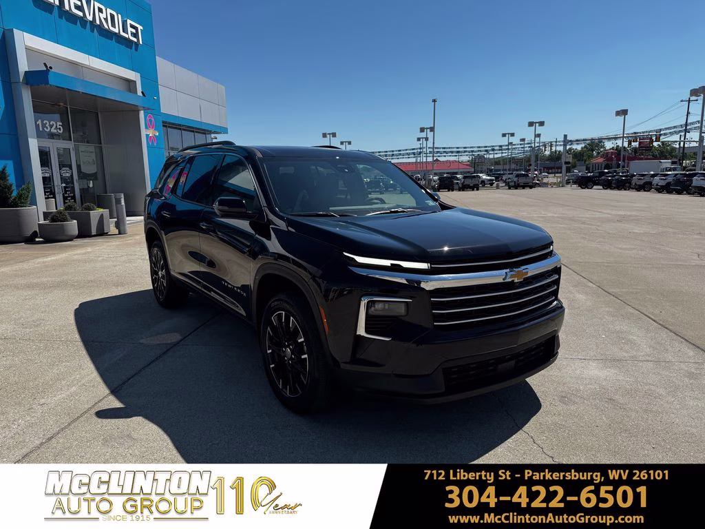 2026 Mosaic Black Metallic Chevrolet Traverse LT AWD SUV