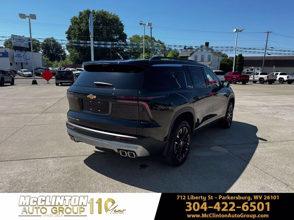 2026 Mosaic Black Metallic Chevrolet Traverse LT AWD SUV