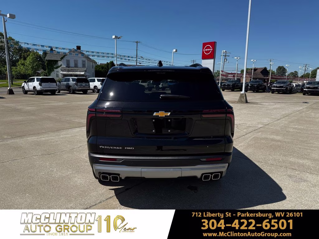2026 Mosaic Black Metallic Chevrolet Traverse LT AWD SUV