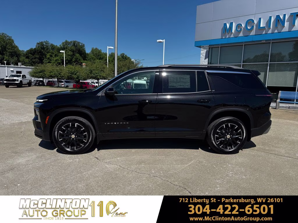2026 Mosaic Black Metallic Chevrolet Traverse LT AWD SUV