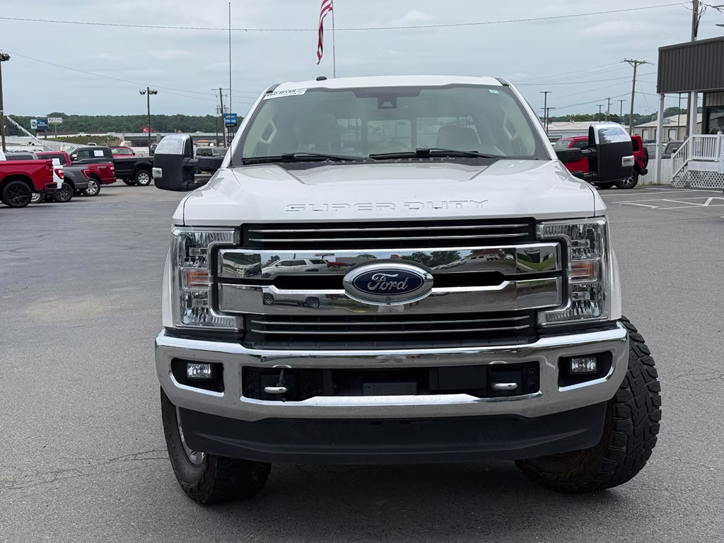 2017 WHITE PLATINUM MET TRI-COAT Ford Super Duty F-250 SRW Lariat 4X4 Truck