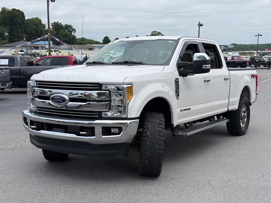 2017 WHITE PLATINUM MET TRI-COAT Ford Super Duty F-250 SRW Lariat 4X4 Truck