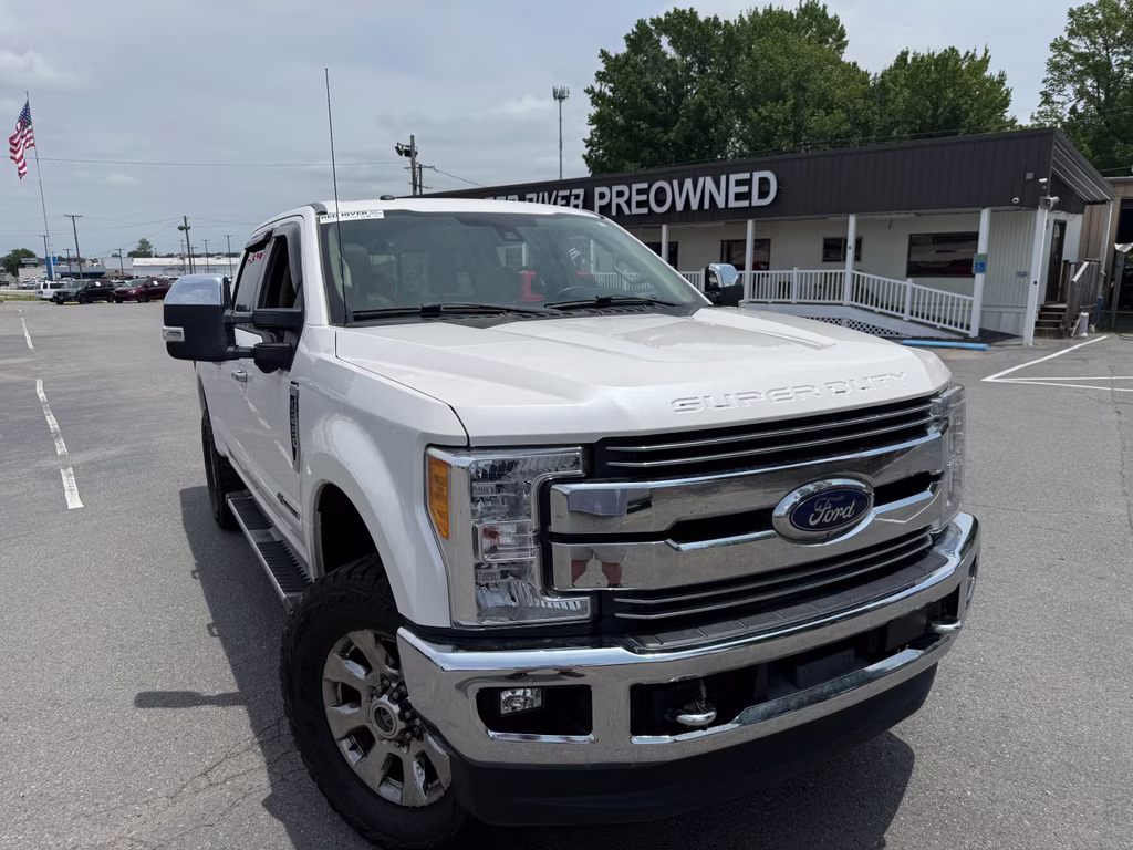 2017 WHITE PLATINUM MET TRI-COAT Ford Super Duty F-250 SRW Lariat 4X4 Truck
