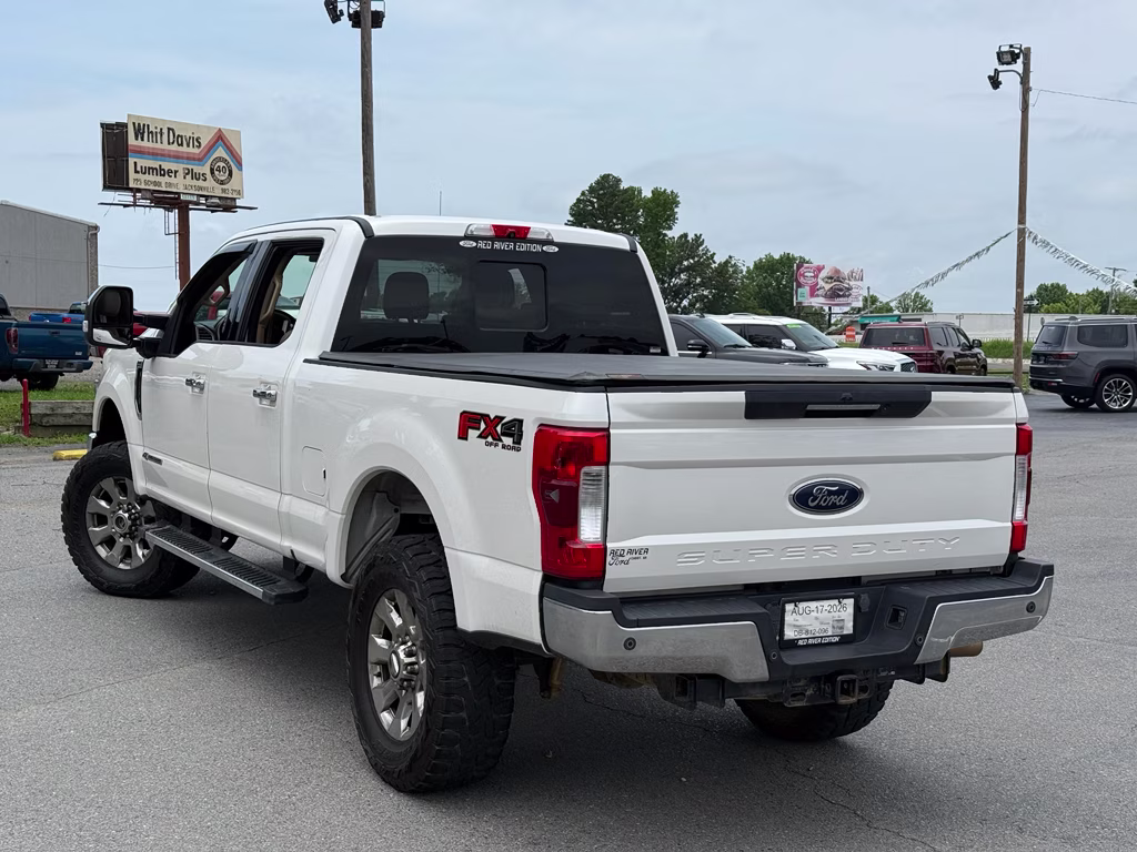 2017 WHITE PLATINUM MET TRI-COAT Ford Super Duty F-250 SRW Lariat 4X4 Truck