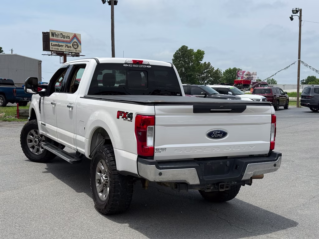 2017 WHITE PLATINUM MET TRI-COAT Ford Super Duty F-250 SRW Lariat 4X4 Truck