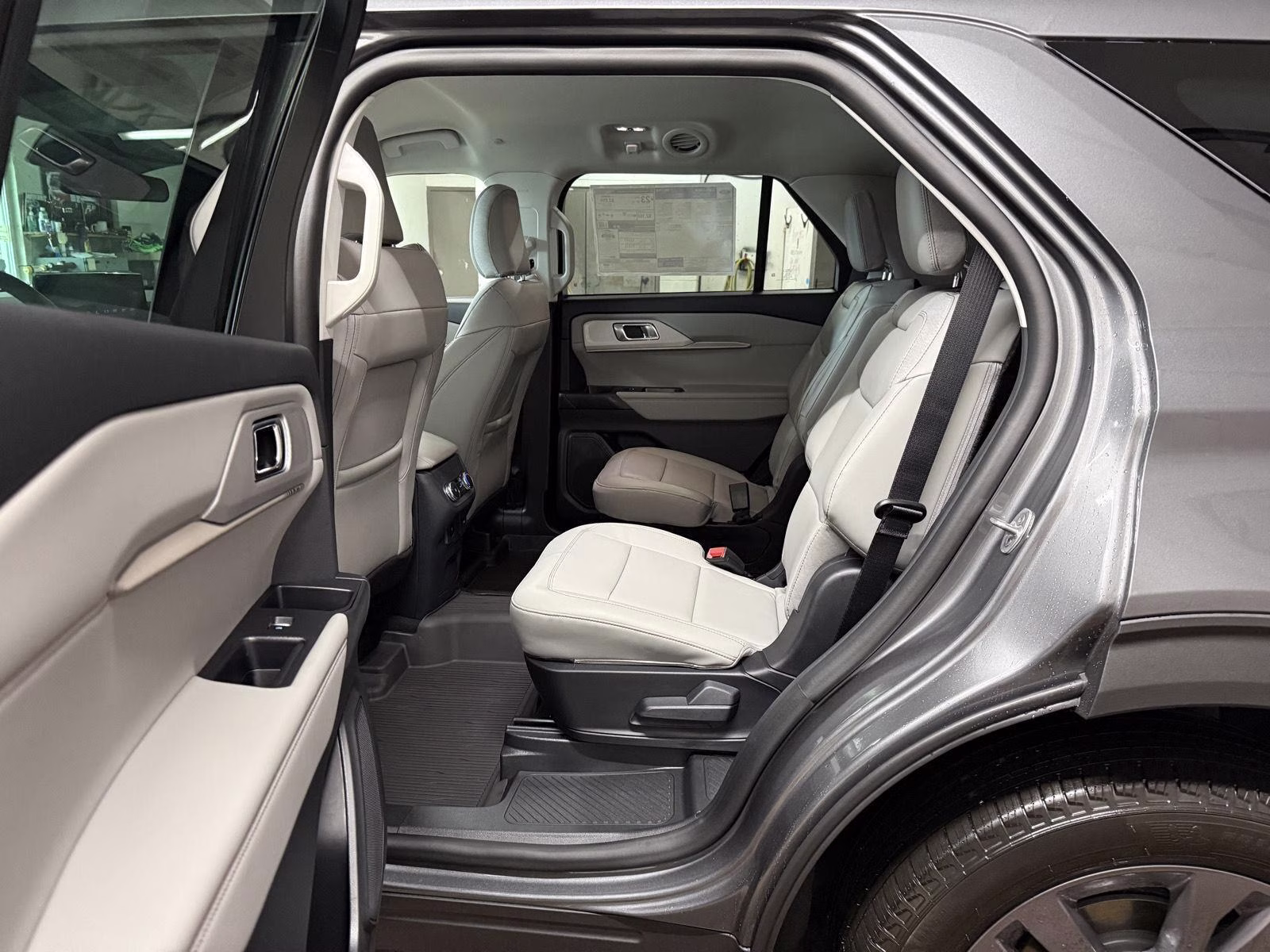 2026 CARBONIZED SPACE GRAY Ford Explorer Active w/200A Pkg 4X4 SUV