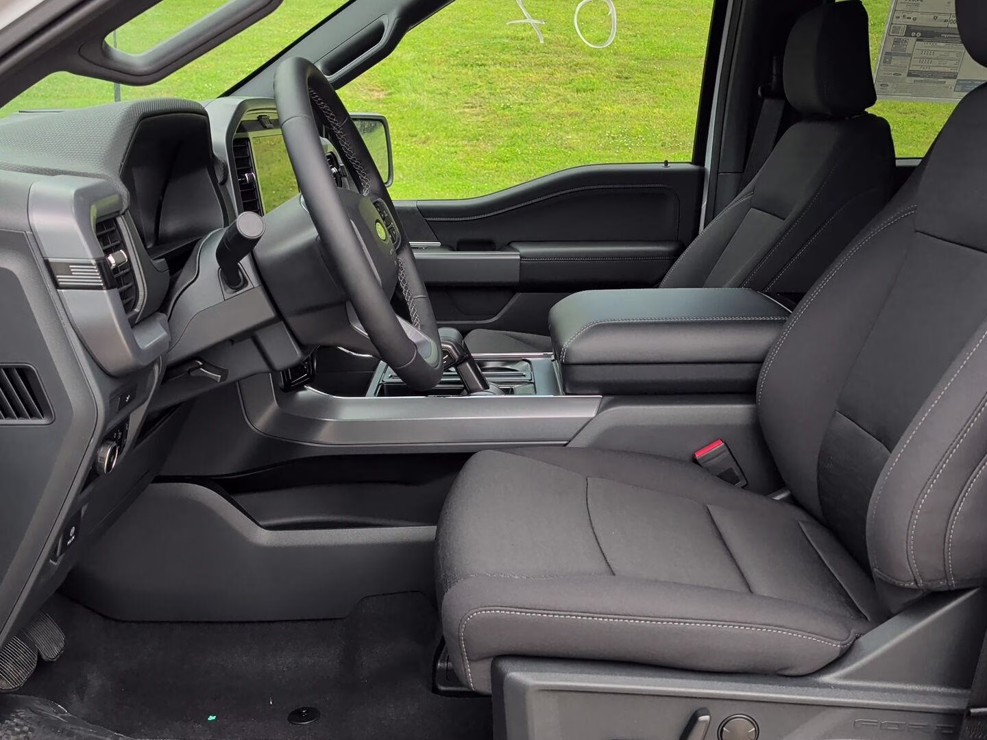 2026 Oxford White Ford F-150 XLT 4X4 Truck