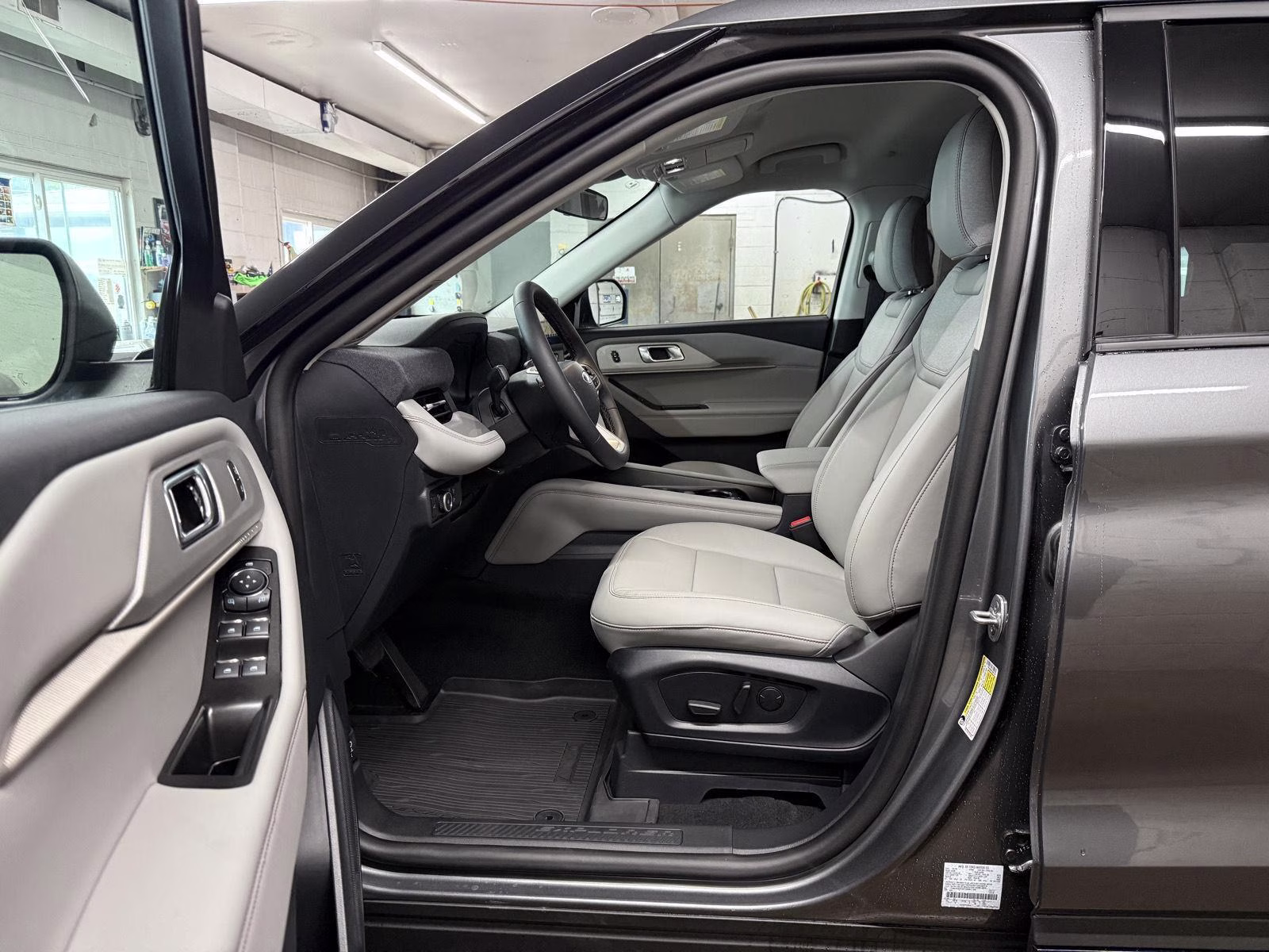 2026 CARBONIZED SPACE GRAY Ford Explorer Active w/200A Pkg 4X4 SUV
