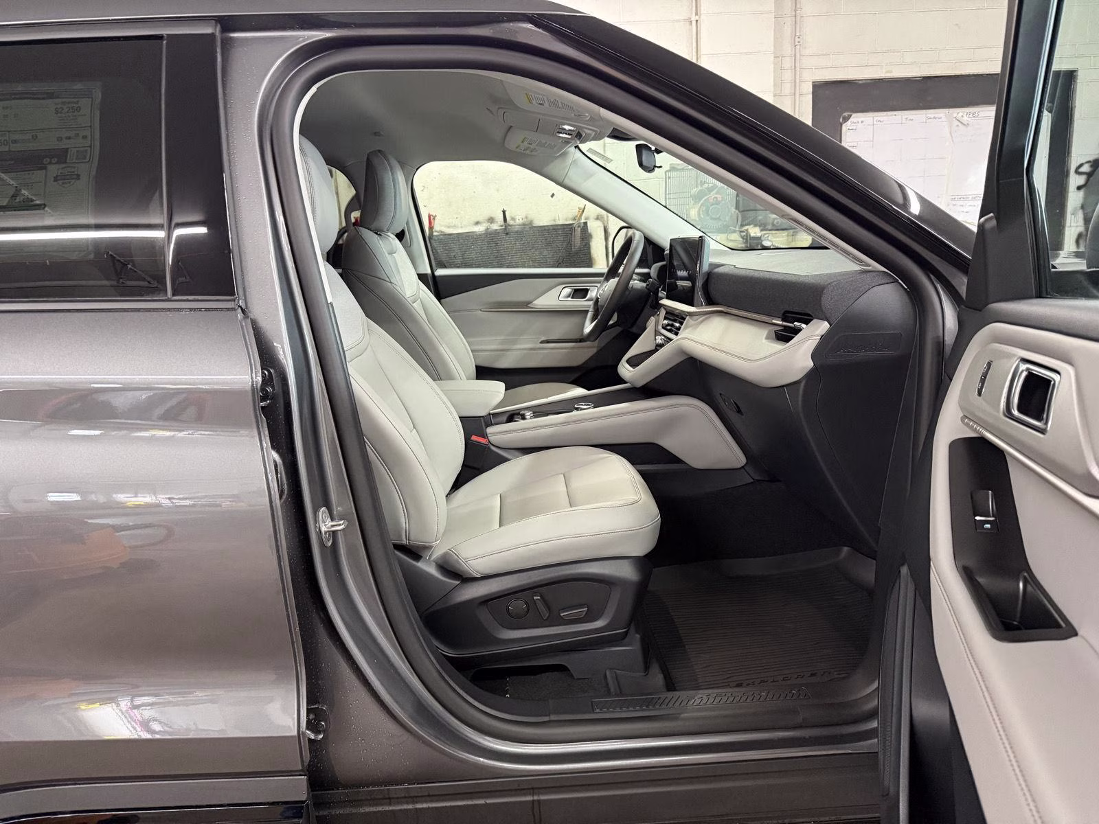 2026 CARBONIZED SPACE GRAY Ford Explorer Active w/200A Pkg 4X4 SUV