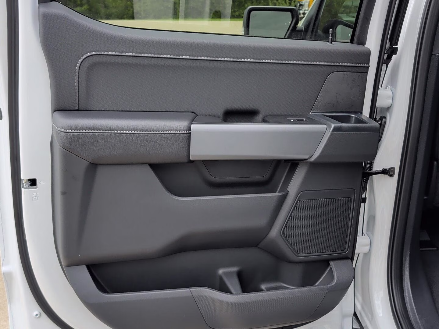2026 Oxford White Ford F-150 XLT 4X4 Truck