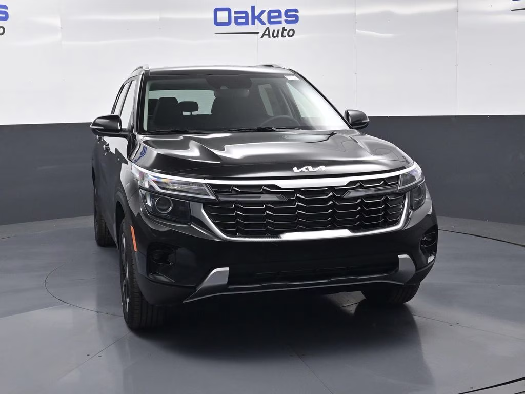 2026 Fusion Black Kia Seltos S AWD SUV