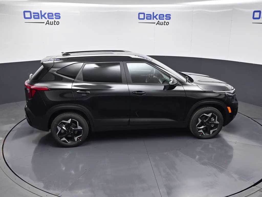 2026 Fusion Black Kia Seltos S AWD SUV