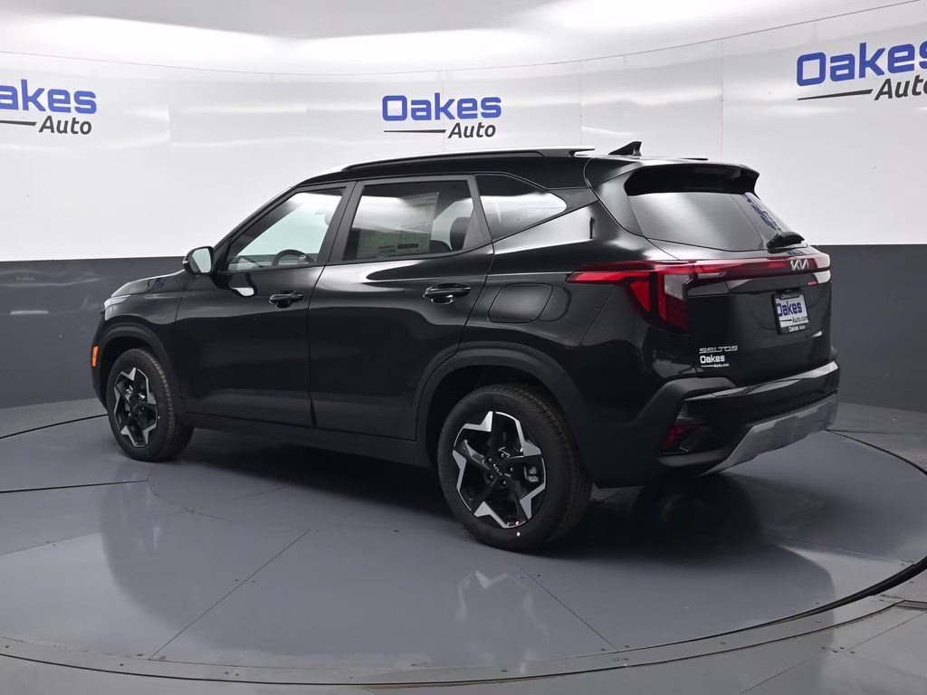 2026 Fusion Black Kia Seltos S AWD SUV