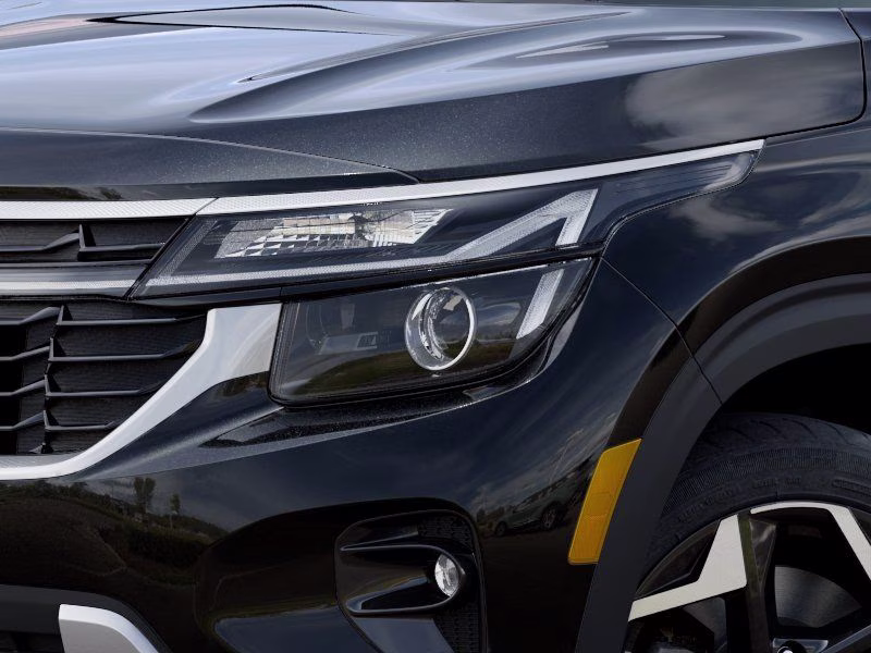 2026 Fusion Black Kia Seltos S AWD SUV