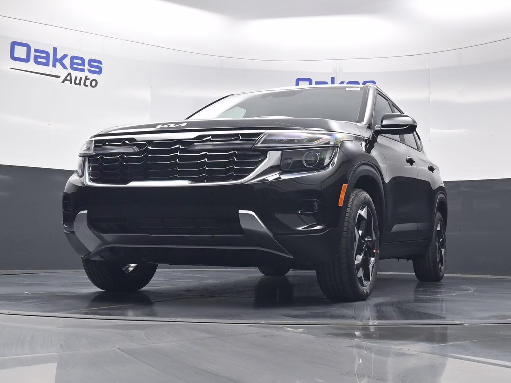 2026 Fusion Black Kia Seltos S AWD SUV