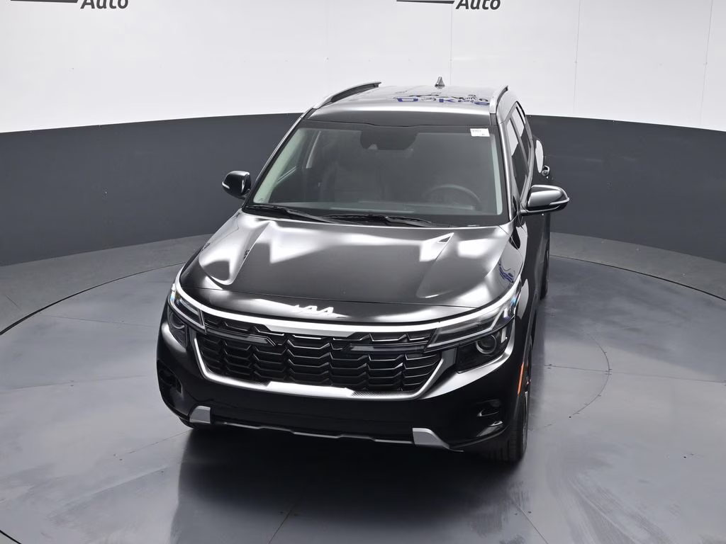 2026 Fusion Black Kia Seltos S AWD SUV