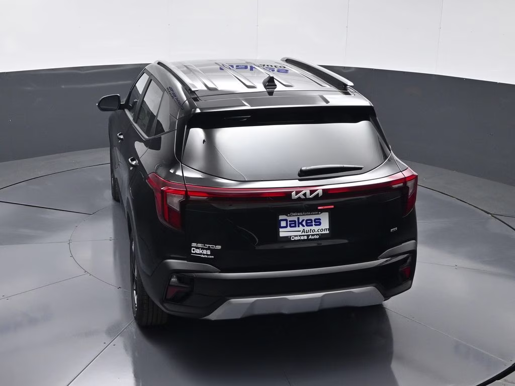 2026 Fusion Black Kia Seltos S AWD SUV