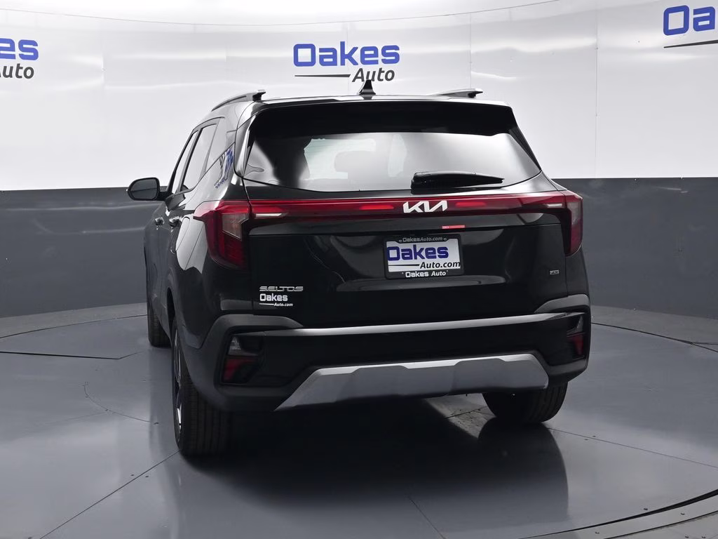 2026 Fusion Black Kia Seltos S AWD SUV