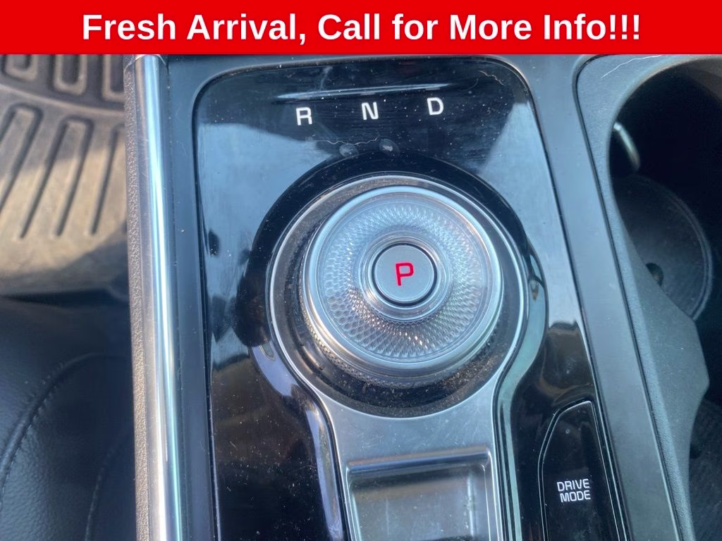 2025 Ivory Silver Kia Carnival Hybrid SX Prestige FWD Van