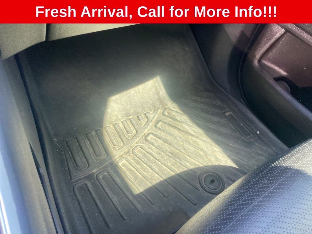 2025 Ivory Silver Kia Carnival Hybrid SX Prestige FWD Van