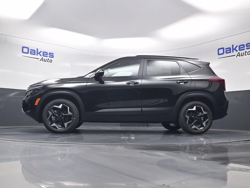 2026 Fusion Black Kia Seltos S AWD SUV