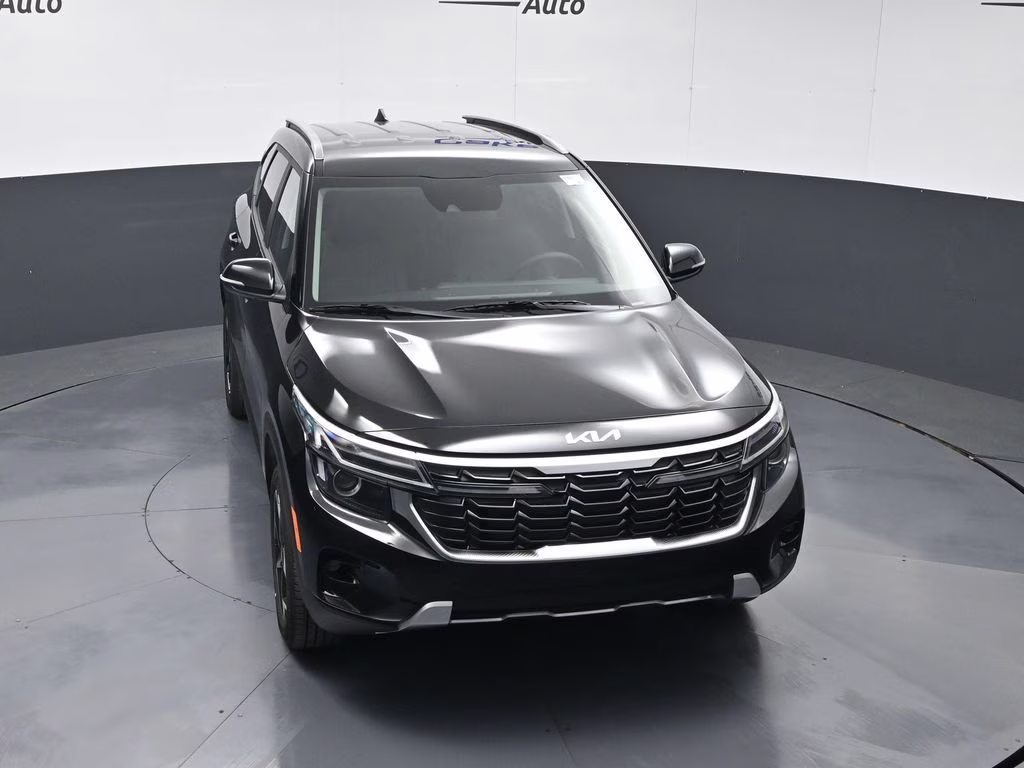 2026 Fusion Black Kia Seltos S AWD SUV