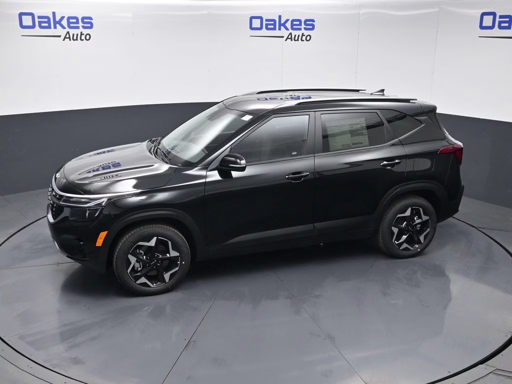 2026 Fusion Black Kia Seltos S AWD SUV