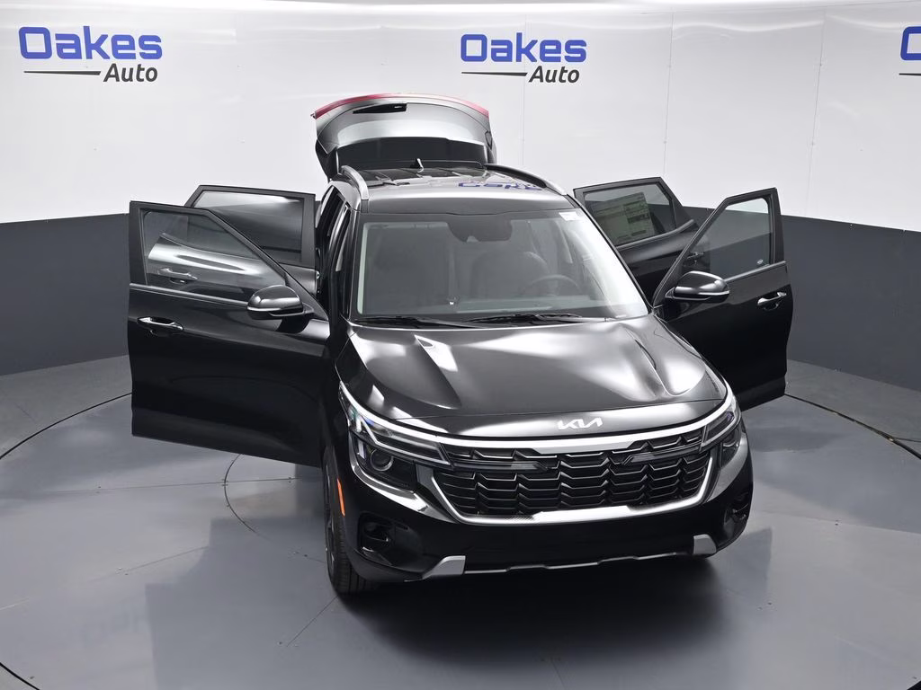 2026 Fusion Black Kia Seltos S AWD SUV