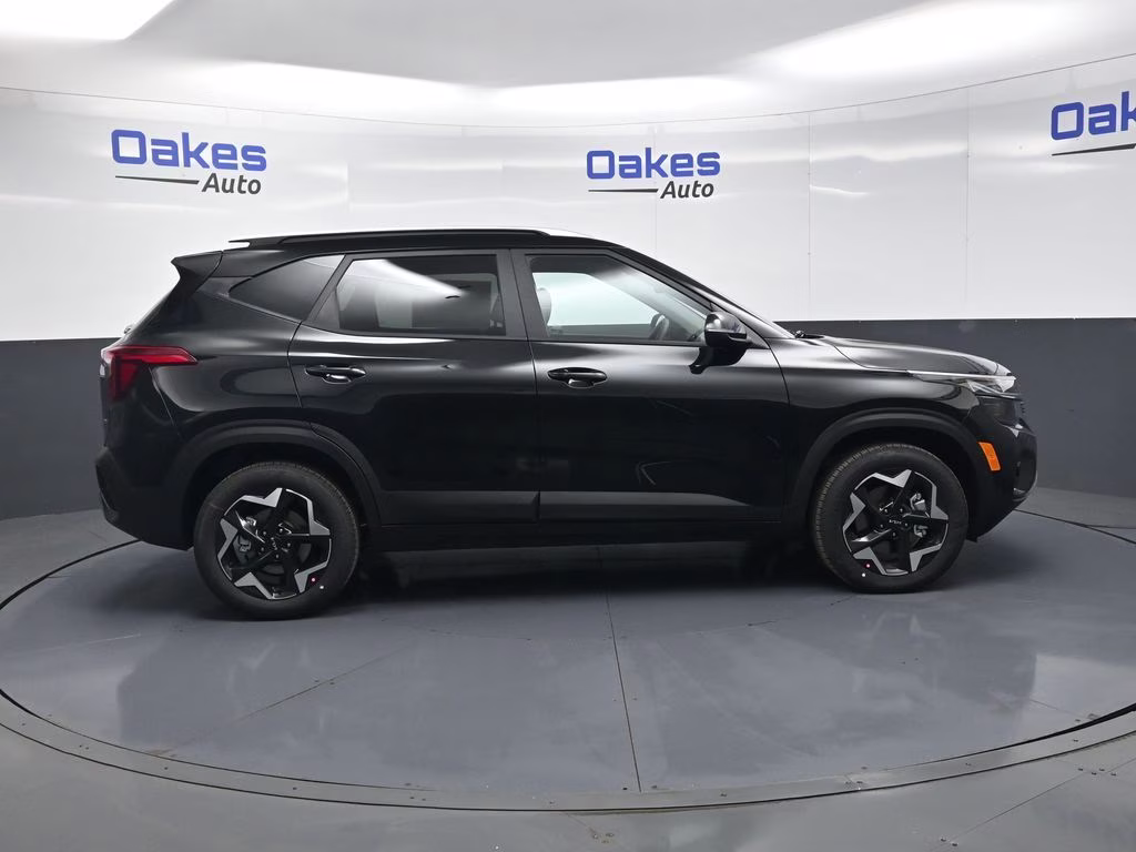 2026 Fusion Black Kia Seltos S AWD SUV
