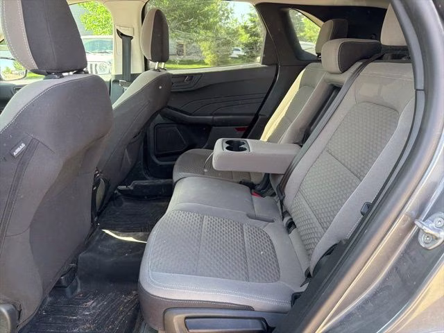 2022 Gray Metallic Ford Escape SE AWD SUV