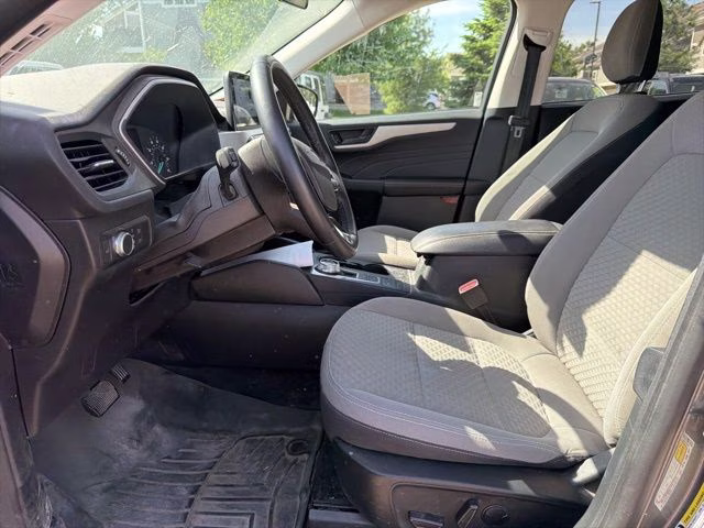 2022 Gray Metallic Ford Escape SE AWD SUV