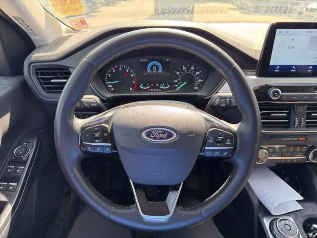 2022 Gray Metallic Ford Escape SE AWD SUV