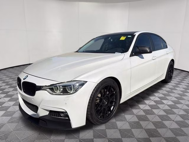 2018 Alpine White BMW 3 Series 320i xDrive AWD Sedan