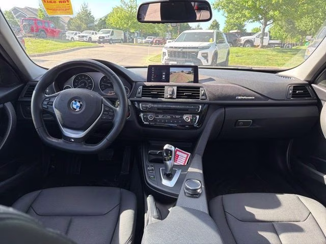 2018 Alpine White BMW 3 Series 320i xDrive AWD Sedan