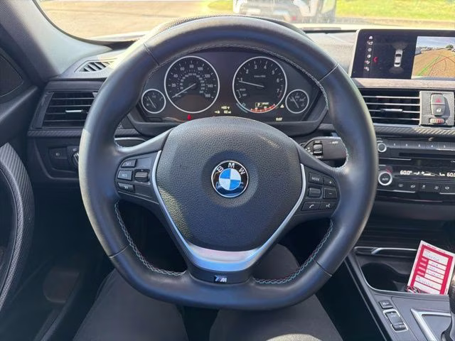 2018 Alpine White BMW 3 Series 320i xDrive AWD Sedan