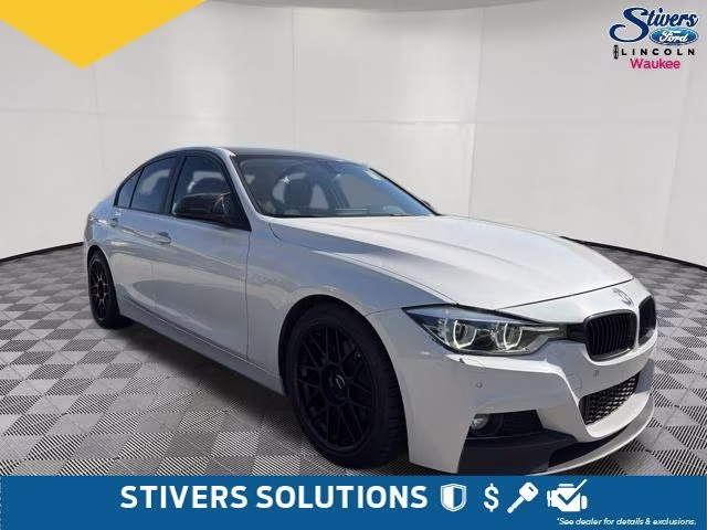 2018 Alpine White BMW 3 Series 320i xDrive AWD Sedan