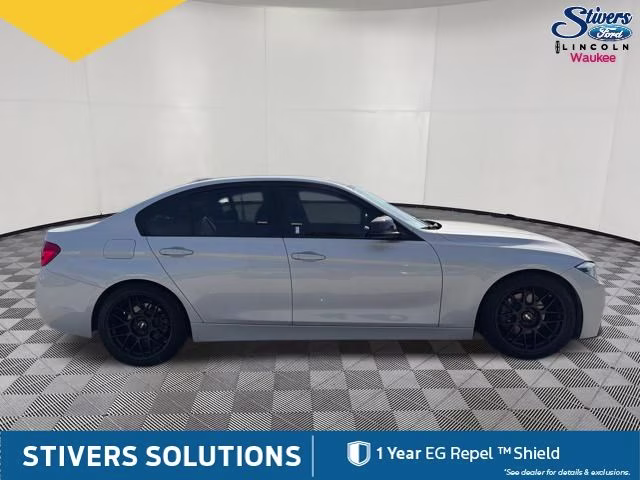 2018 Alpine White BMW 3 Series 320i xDrive AWD Sedan