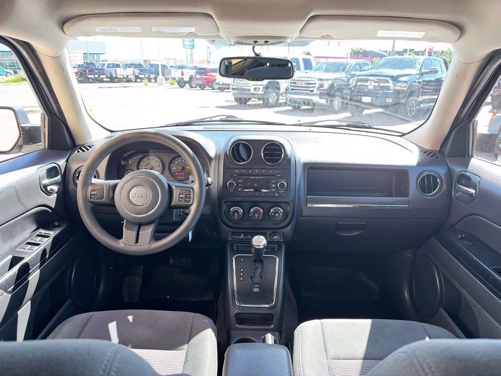 2014 Bright Silver Metallic Clearcoat Jeep Patriot Sport 4X4 SUV