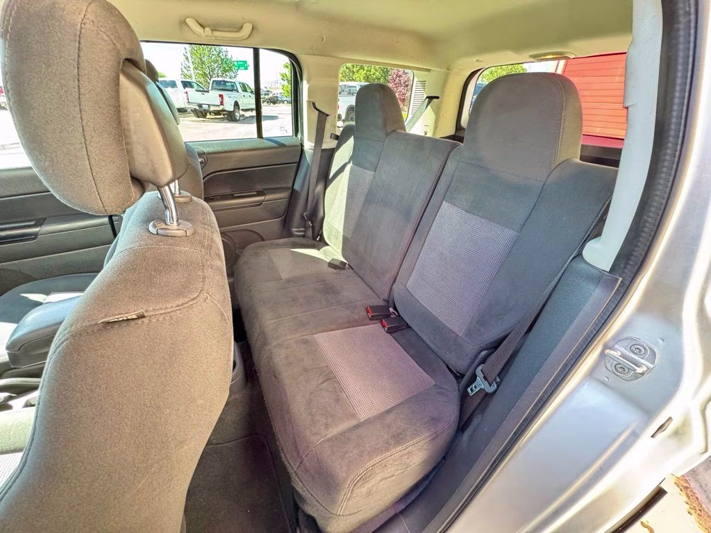 2014 Bright Silver Metallic Clearcoat Jeep Patriot Sport 4X4 SUV