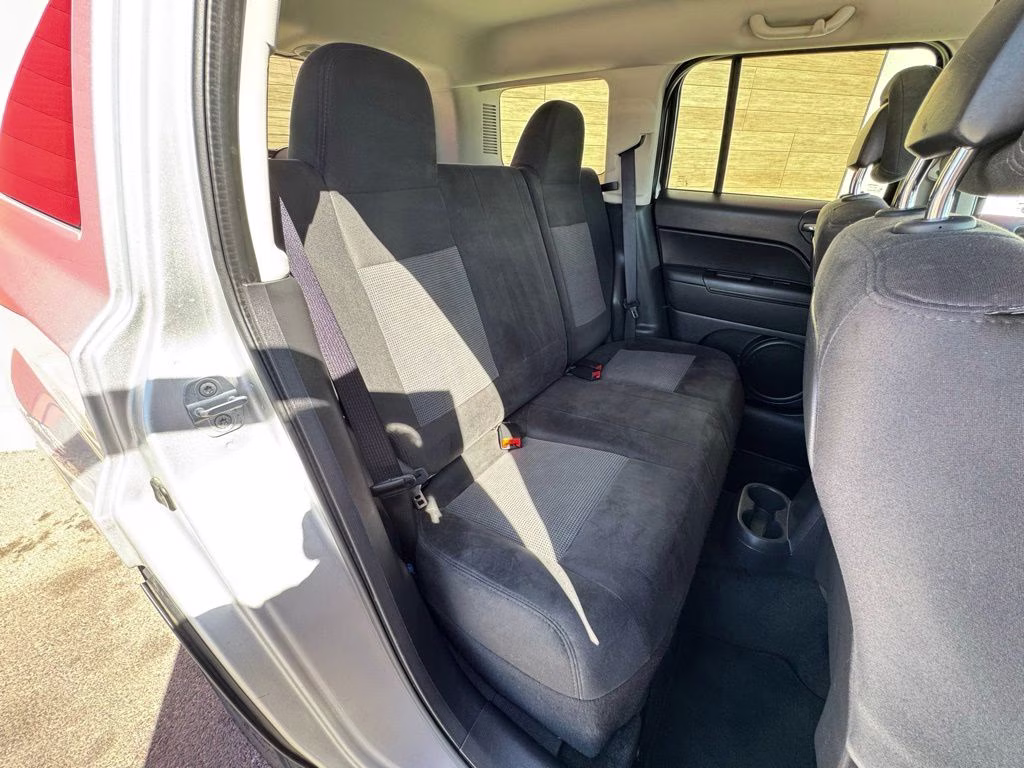 2014 Bright Silver Metallic Clearcoat Jeep Patriot Sport 4X4 SUV