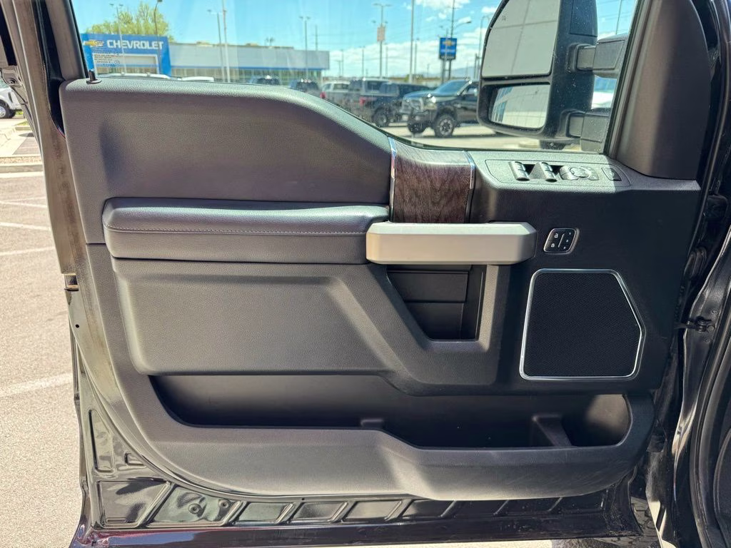 2018 Shadow Black Ford Super Duty F-250 SRW Lariat 4X4 Truck